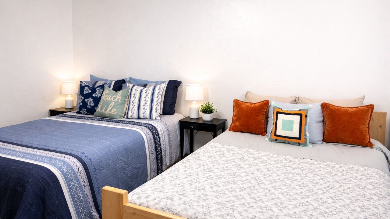 Photo of Bedroom in Oleander - Sunset
