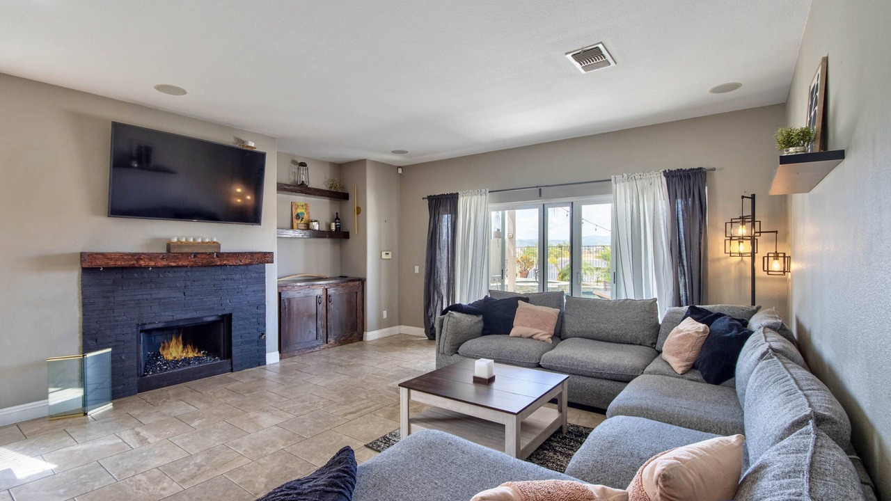 Photo of Livingroom in Murrieta Hot Springs