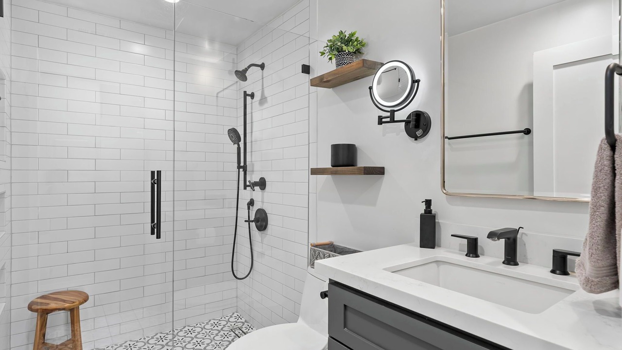 Photo of Bathroom in Harbor