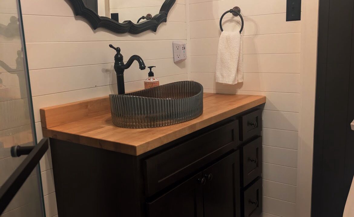 Photo of Bathroom in Red Bluff