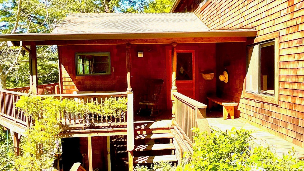 Photo of Patio Balcony in Forest Knolls