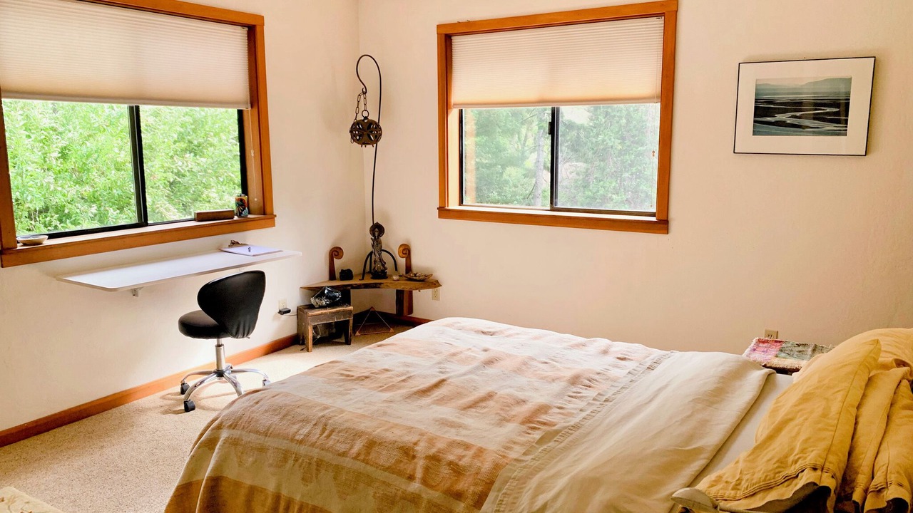 Photo of Bedroom in Forest Knolls