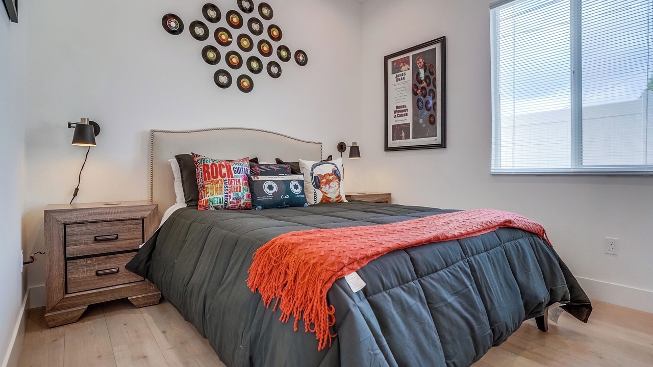 Photo of Bedroom in Lake Balboa