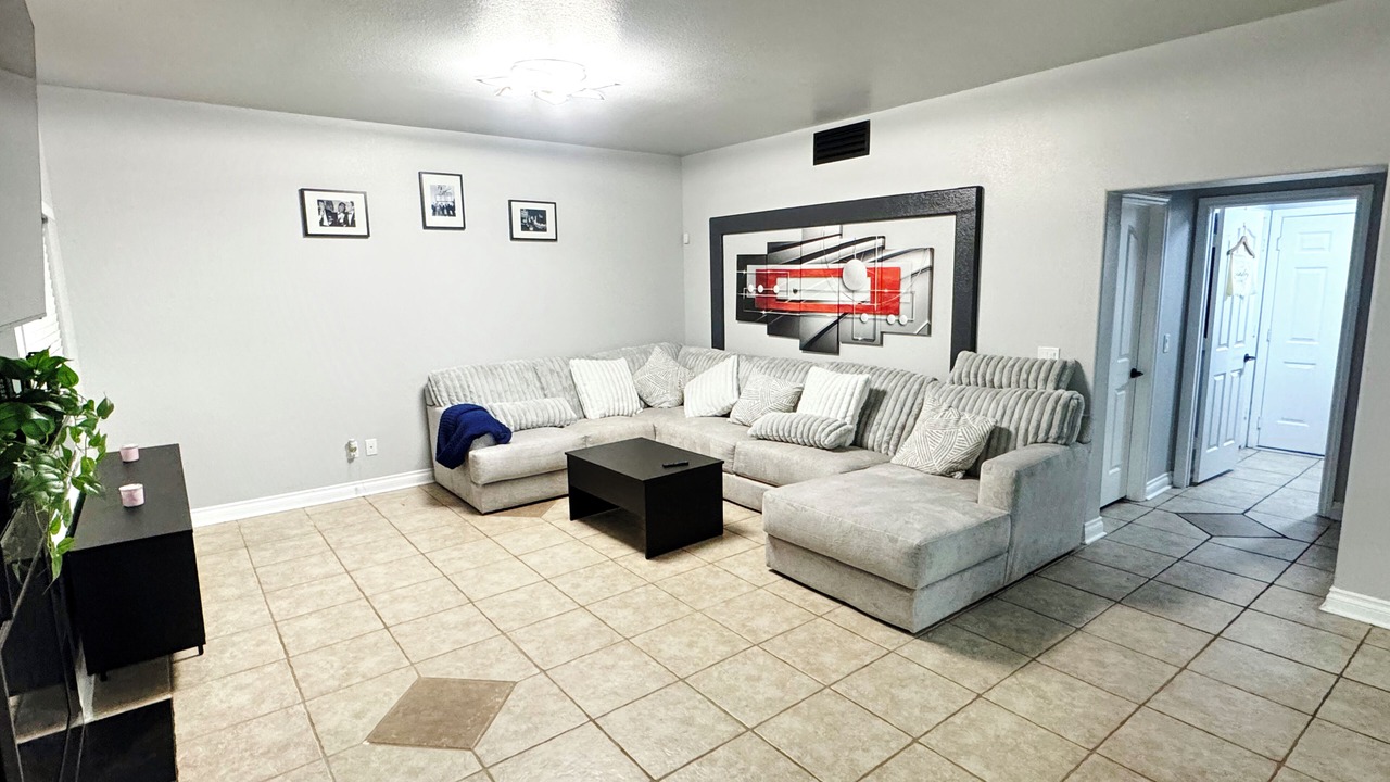 Photo of Livingroom in Silverado Ranch