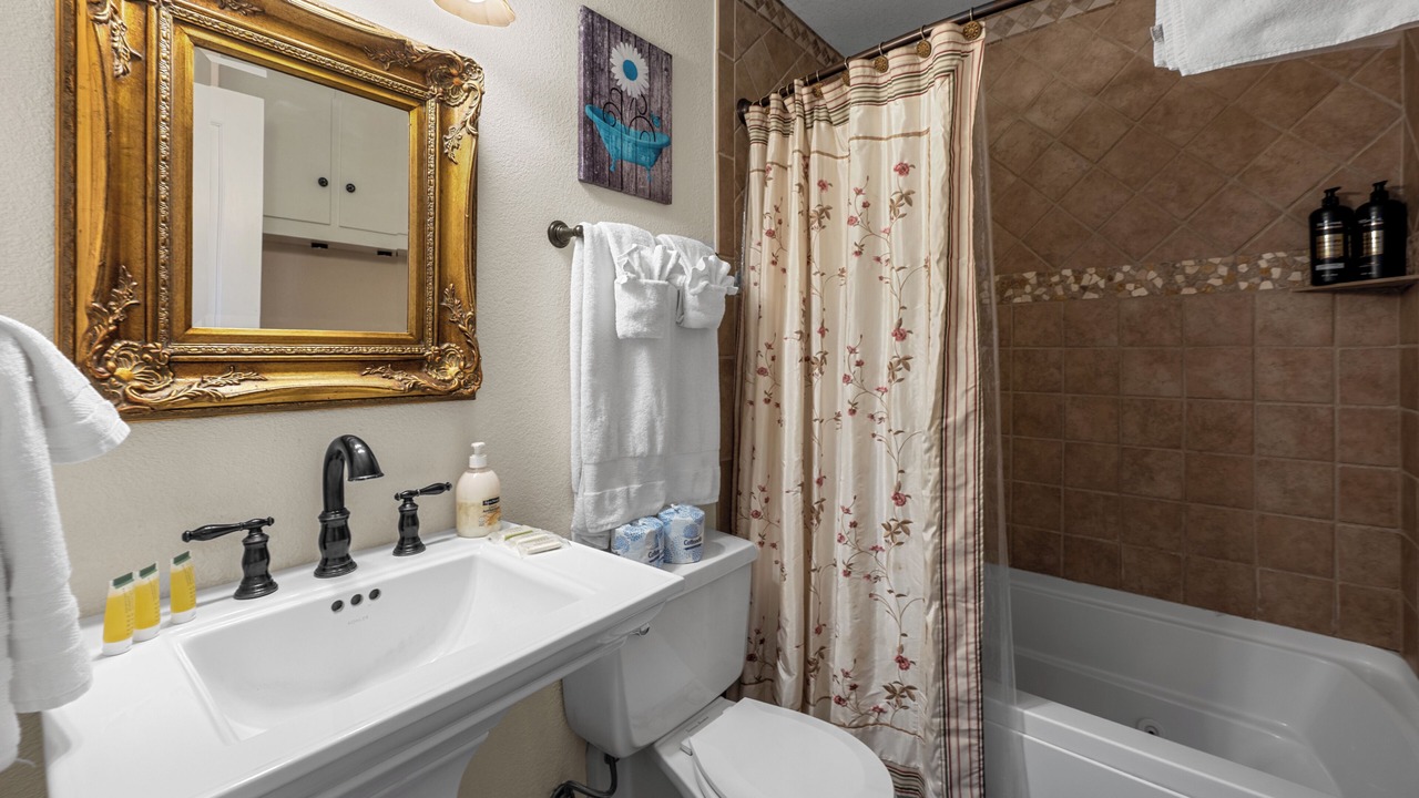 Photo of Bathroom in Summit Estates