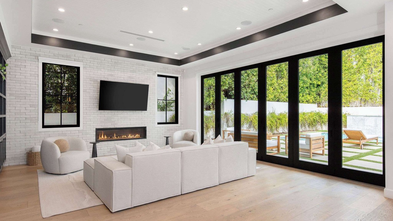 Photo of Livingroom in Nichols Canyon