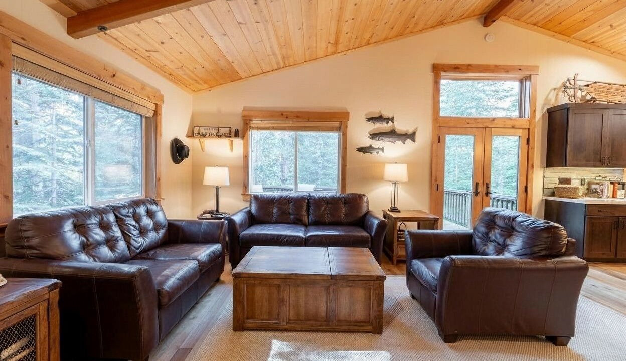 Photo of Livingroom in Kingswood Estates