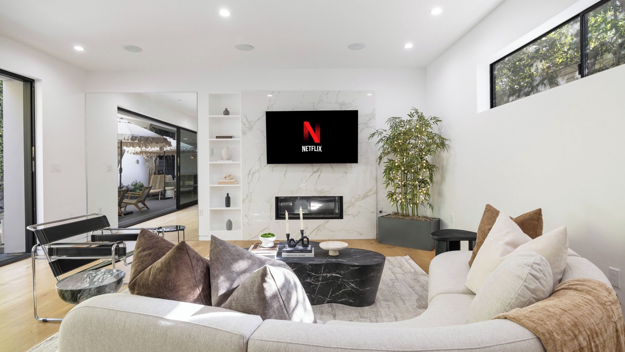 Photo of Livingroom in Beverly Grove