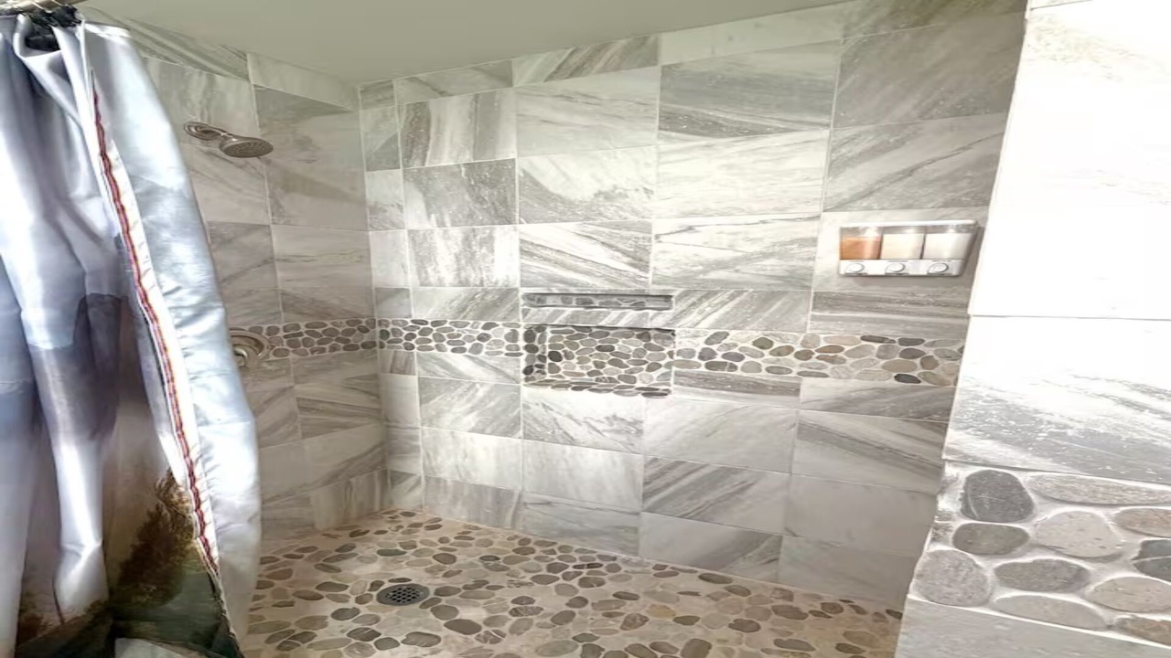 Photo of Bathroom in Mariposa