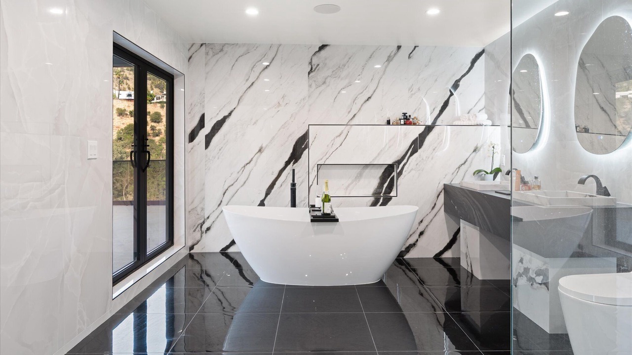 Photo of Bathroom in Hollywood Hills West
