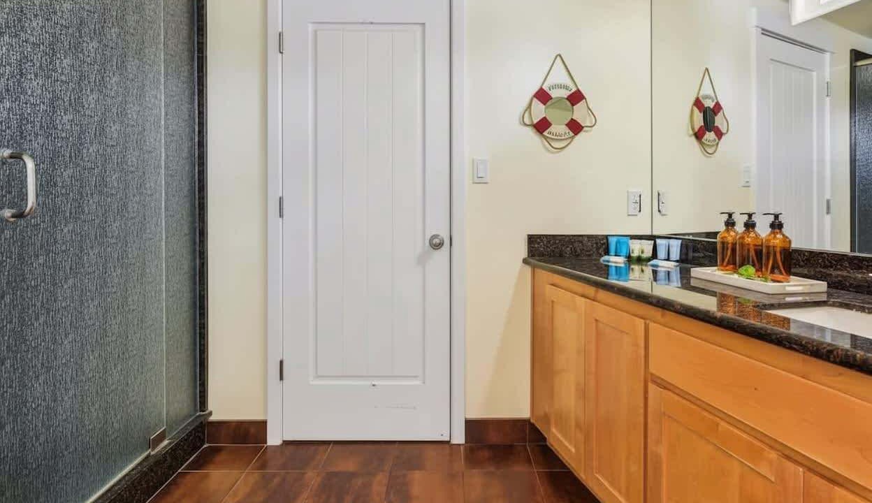 Photo of Bathroom in Bijou Park