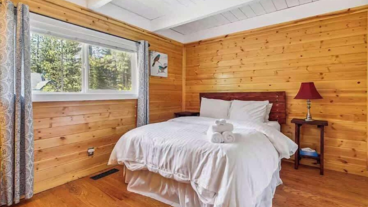 Photo of Bedroom in North Upper Truckee