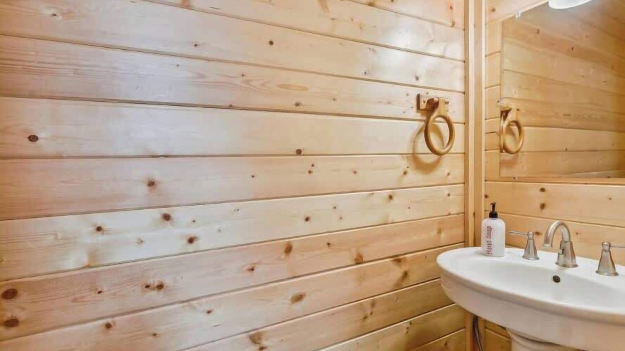 Photo of Bathroom in North Upper Truckee
