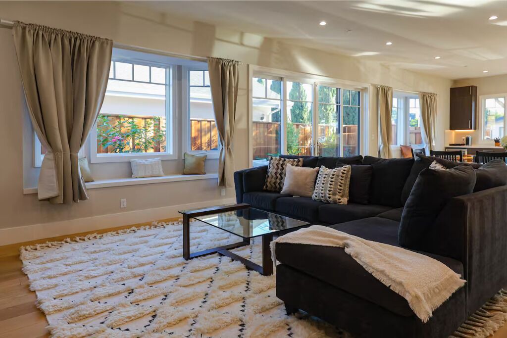 Photo of Livingroom in North Fair Oaks