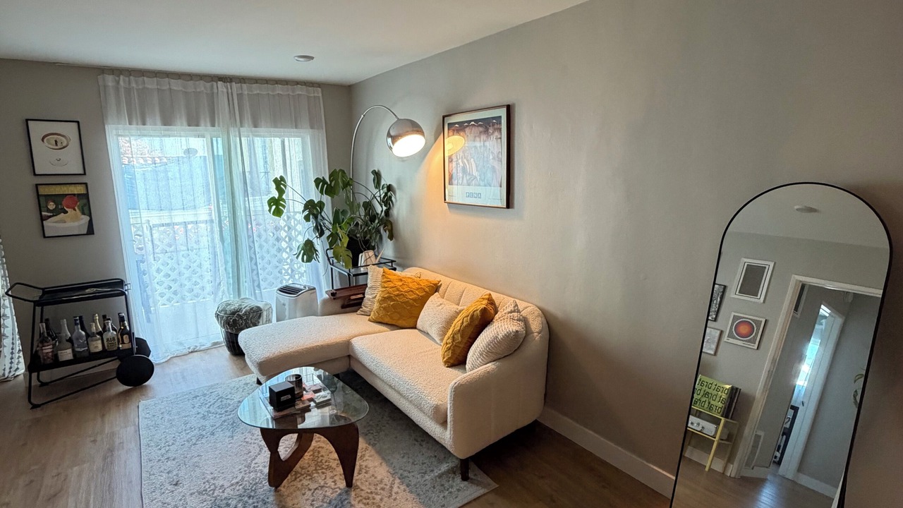 Photo of Livingroom in Mid City
