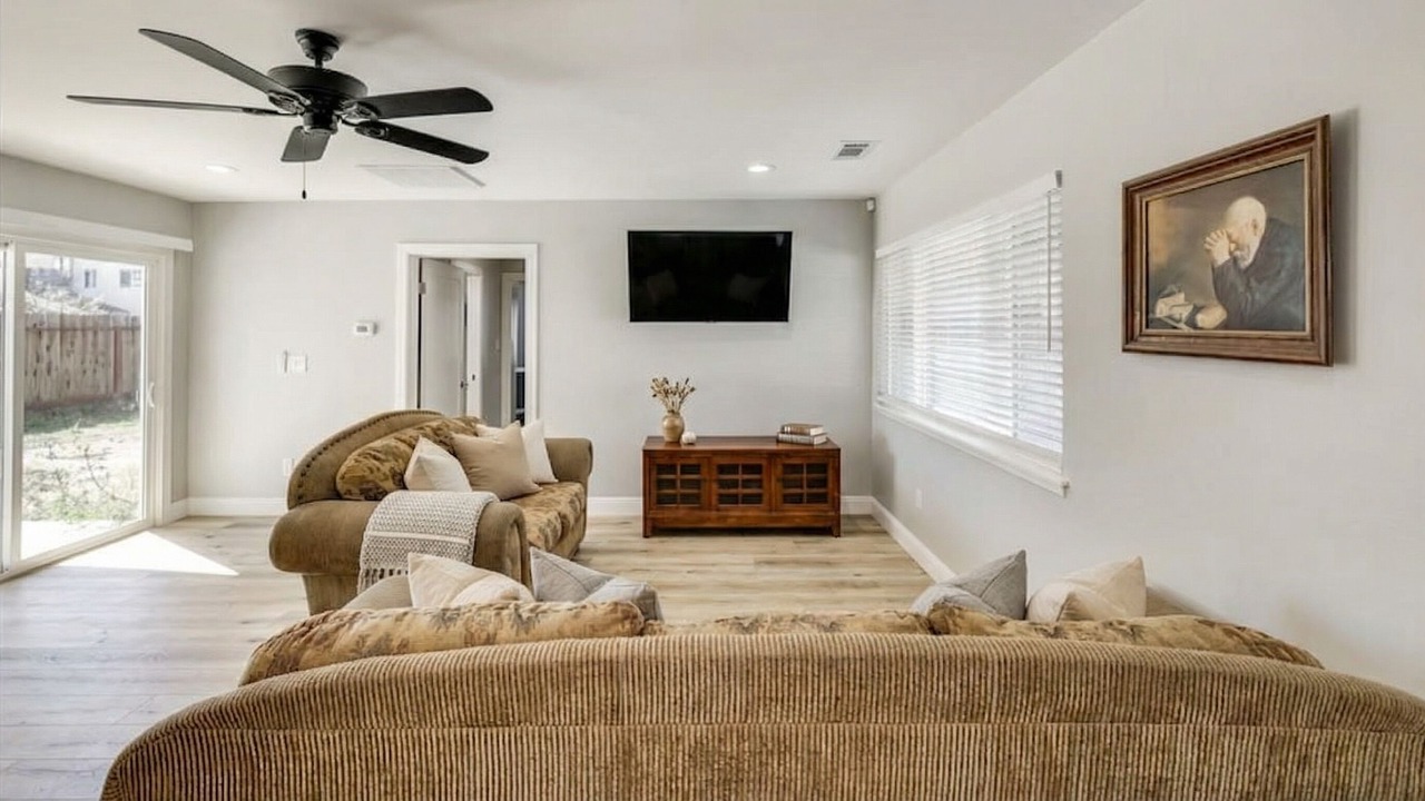 Photo of Livingroom in Hughson
