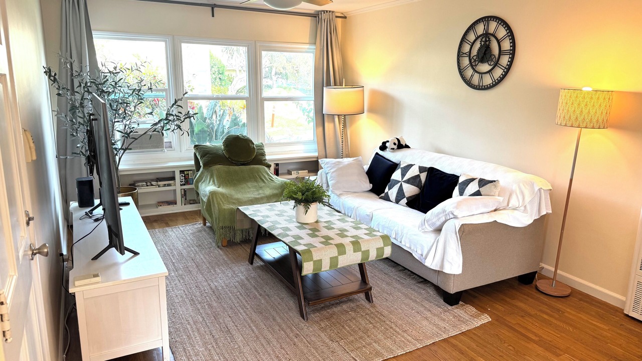 Photo of Livingroom in NoHo Arts District
