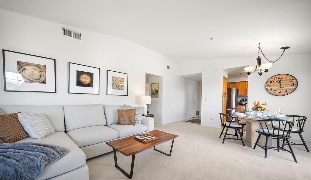 Photo of Livingroom in Del Rey Oaks