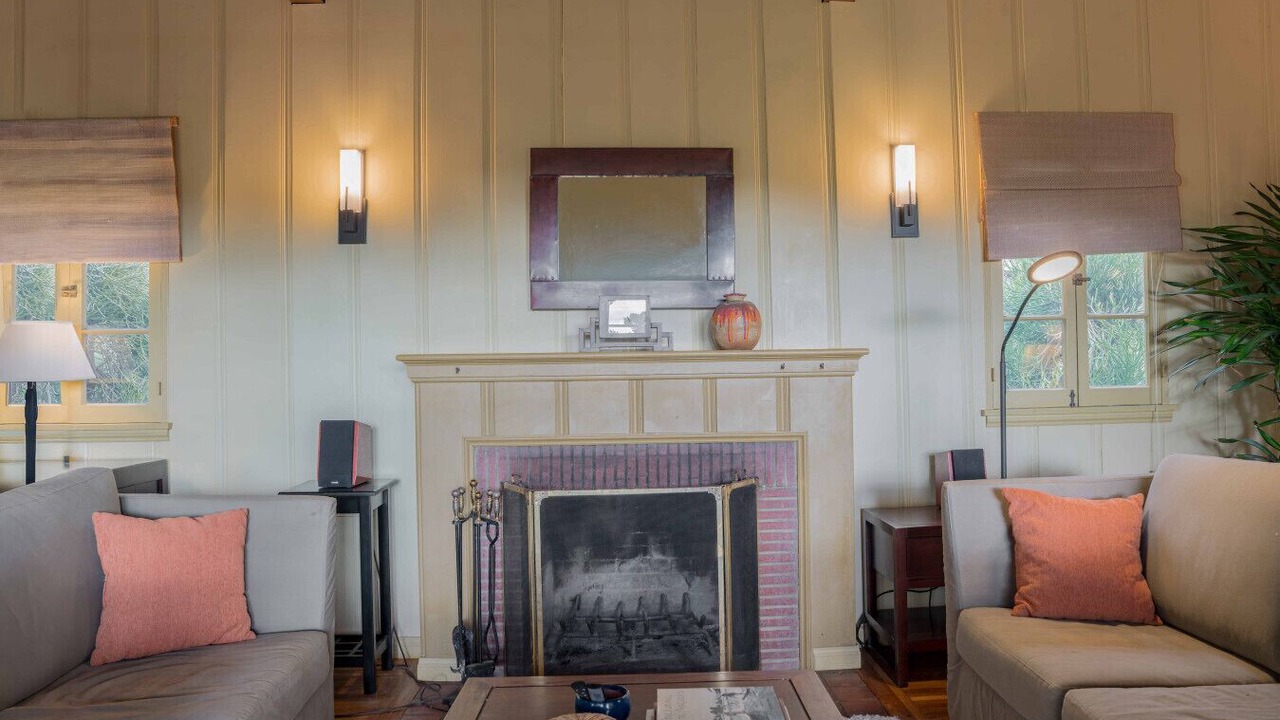 Photo of Livingroom in Silver Lake