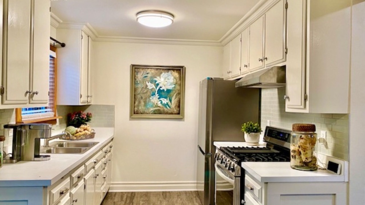 Photo of Kitchen in East Side Costa Mesa