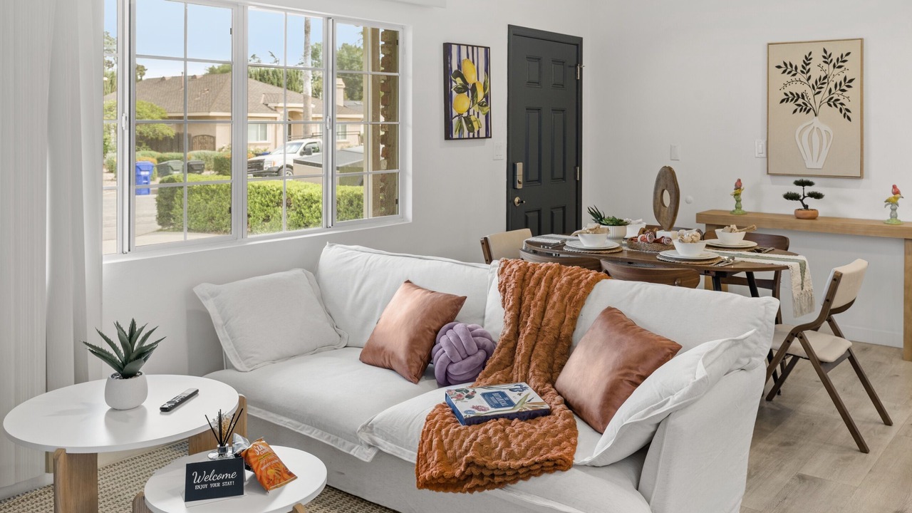 Photo of Livingroom in Mayflower Village