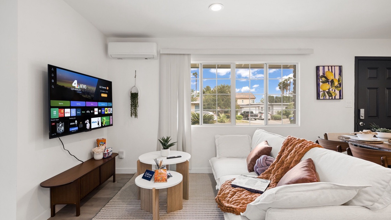 Photo of Livingroom in Mayflower Village