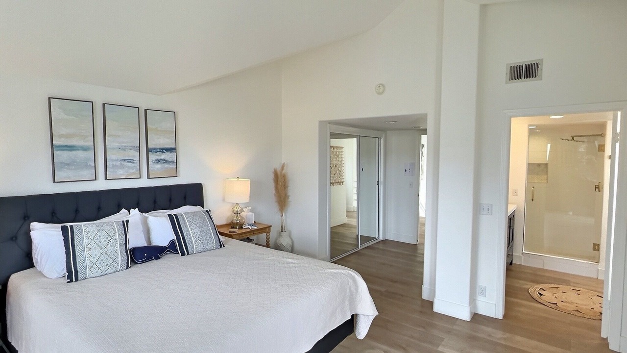 Photo of Bedroom in Downtown