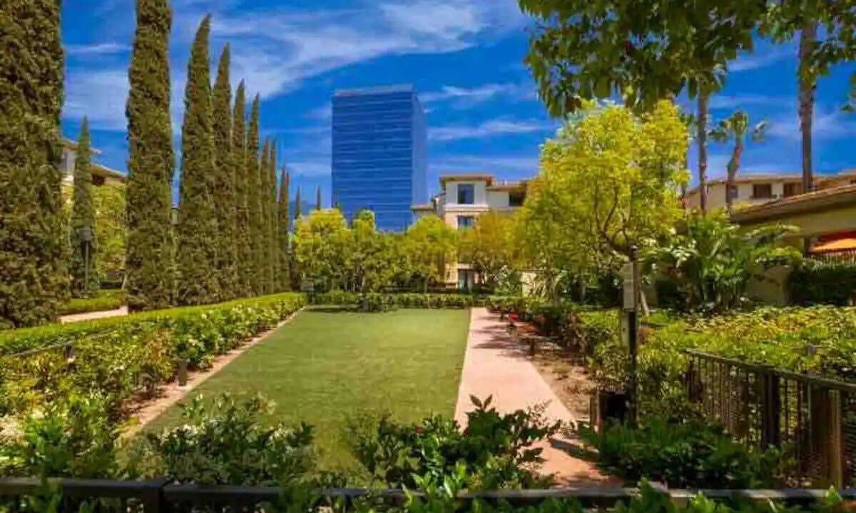 Photo of Outdoor in Irvine Research Center