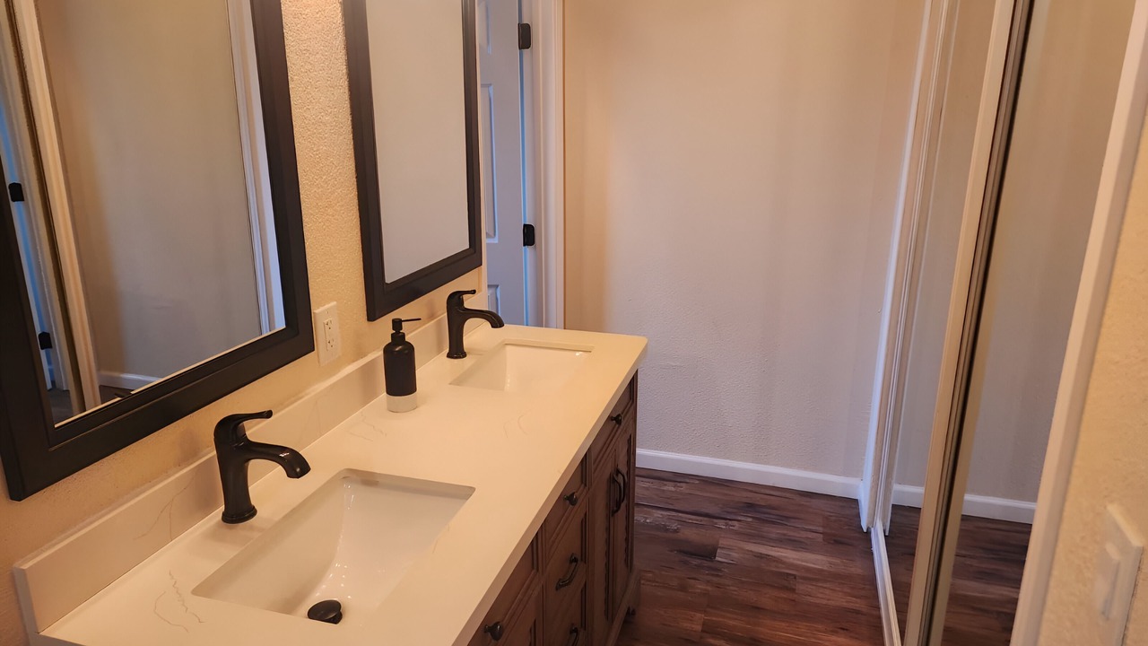 Photo of Bathroom in O'Brien