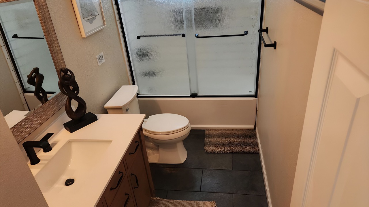Photo of Bathroom in O'Brien
