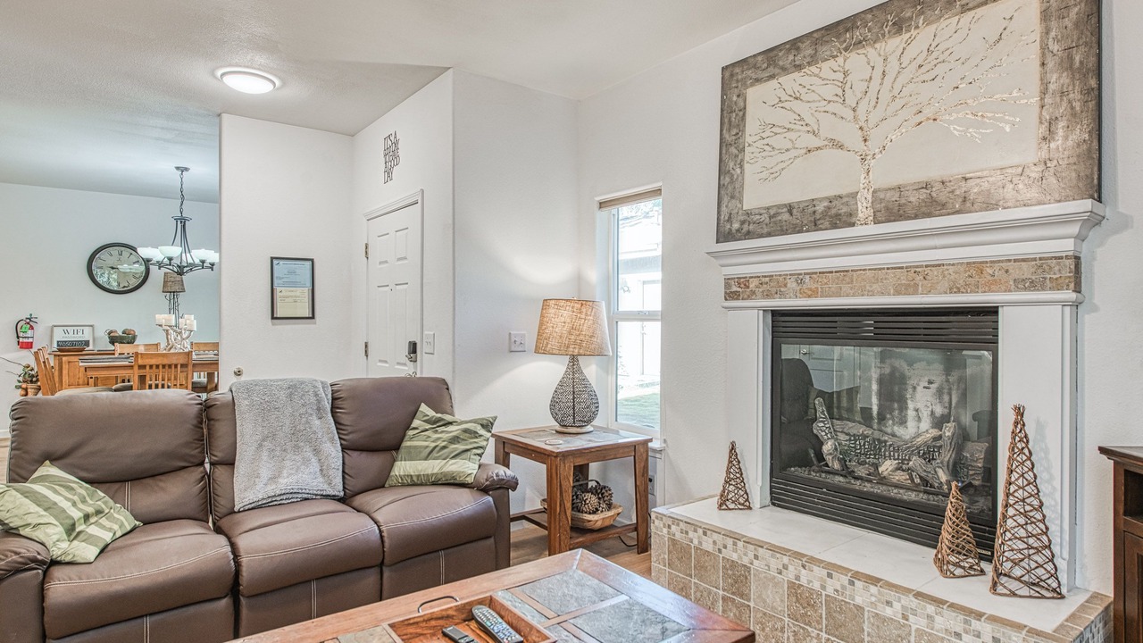 Photo of Livingroom in Bass Lake