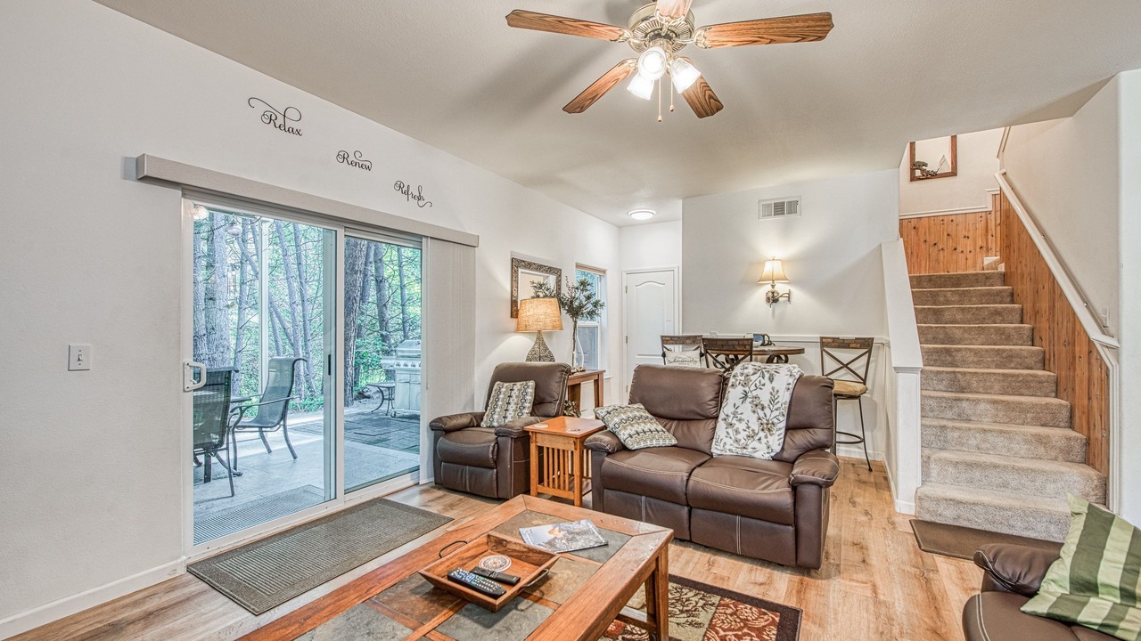 Photo of Livingroom in Bass Lake
