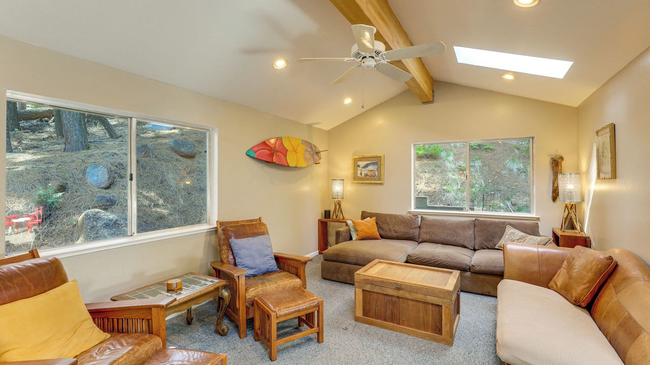 Photo of Livingroom in Lake Almanor Country Club