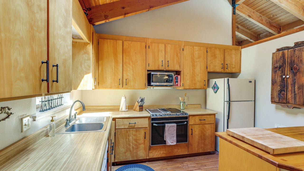 Photo of Kitchen in Lake Almanor Country Club