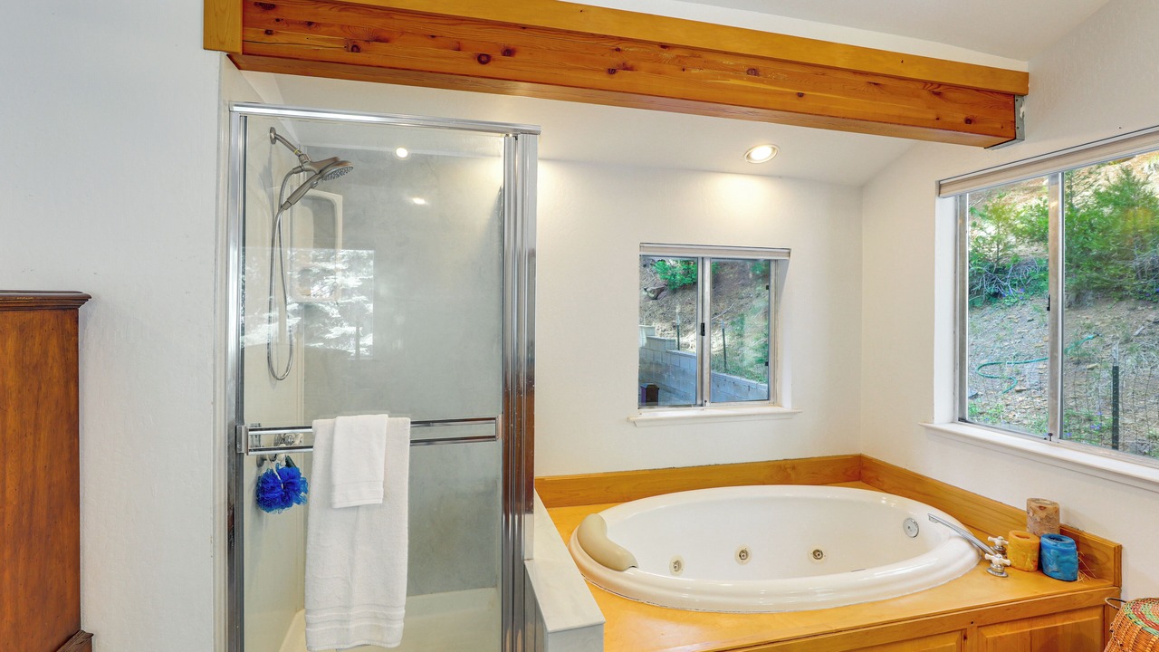 Photo of Bathroom in Lake Almanor Country Club