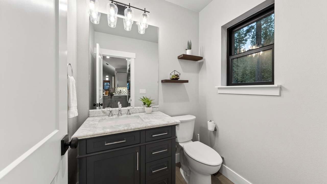 Photo of Bathroom in Lincoln Park