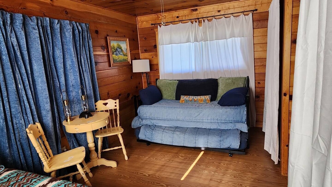 Photo of Bedroom in California Hot Springs