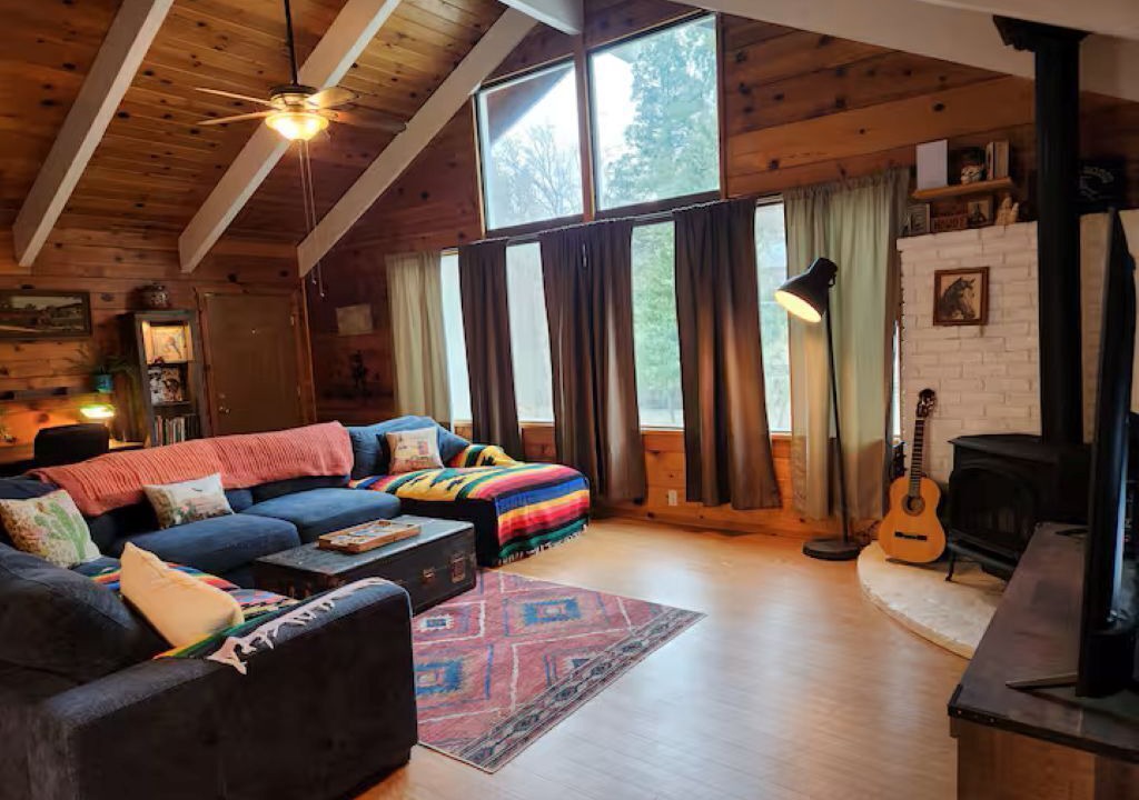 Photo of Livingroom in California Hot Springs
