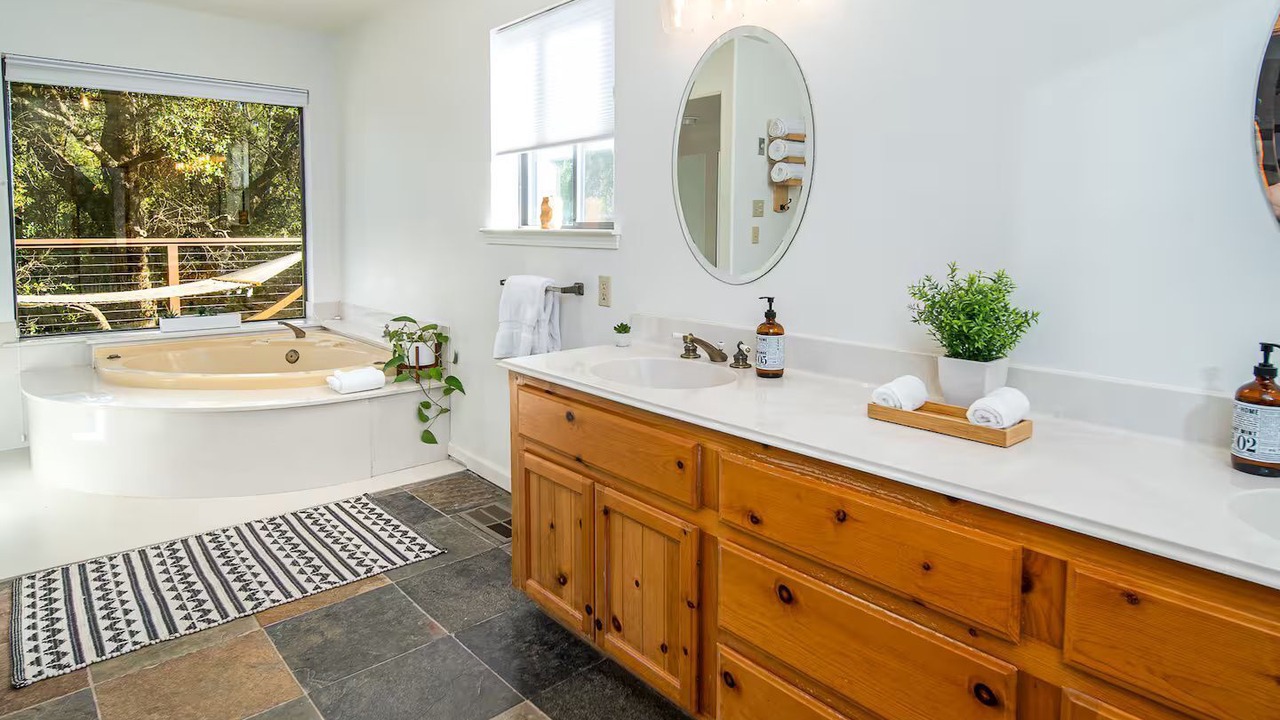 Photo of Bathroom in Midpines