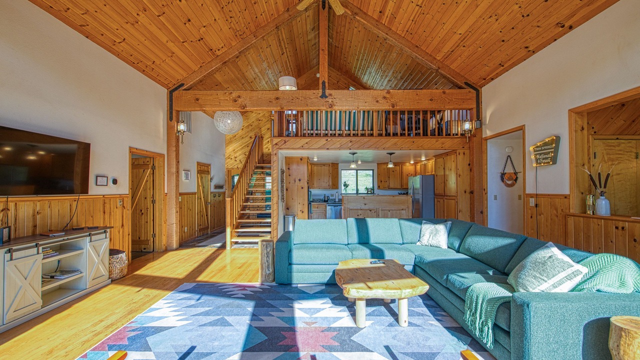 Photo of Livingroom in Midpines