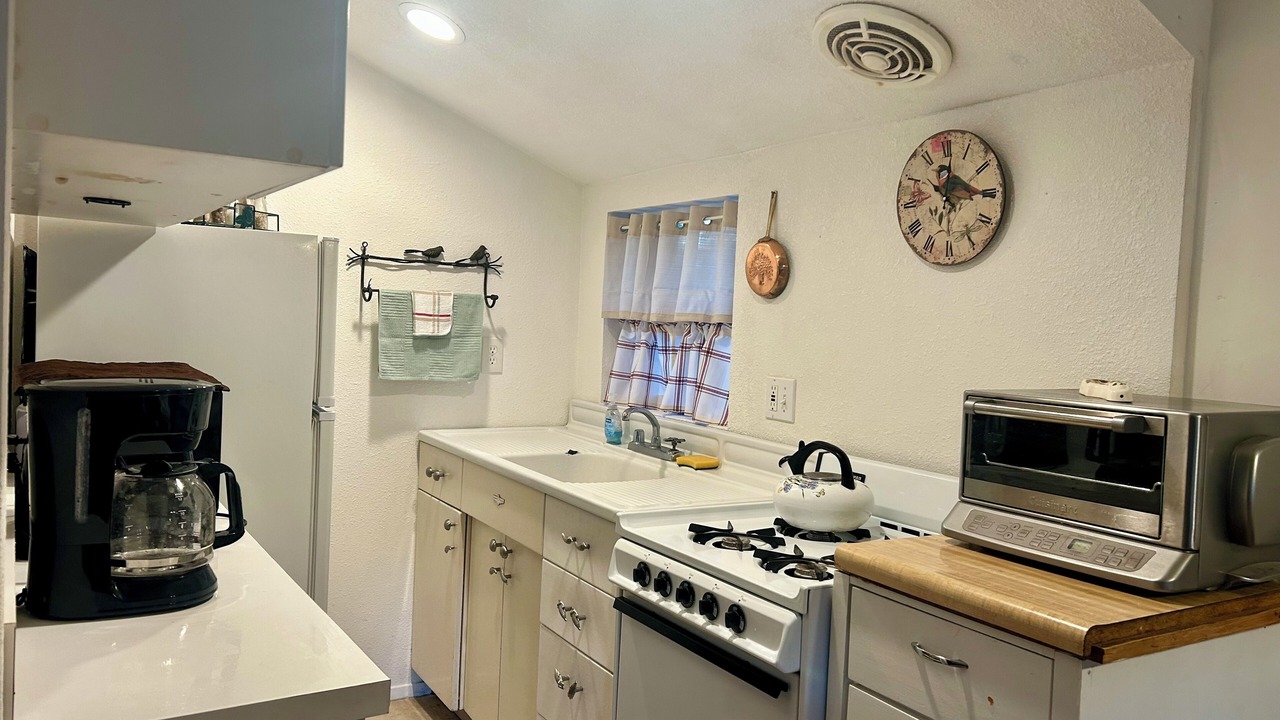 Photo of Kitchen in California Hot Springs