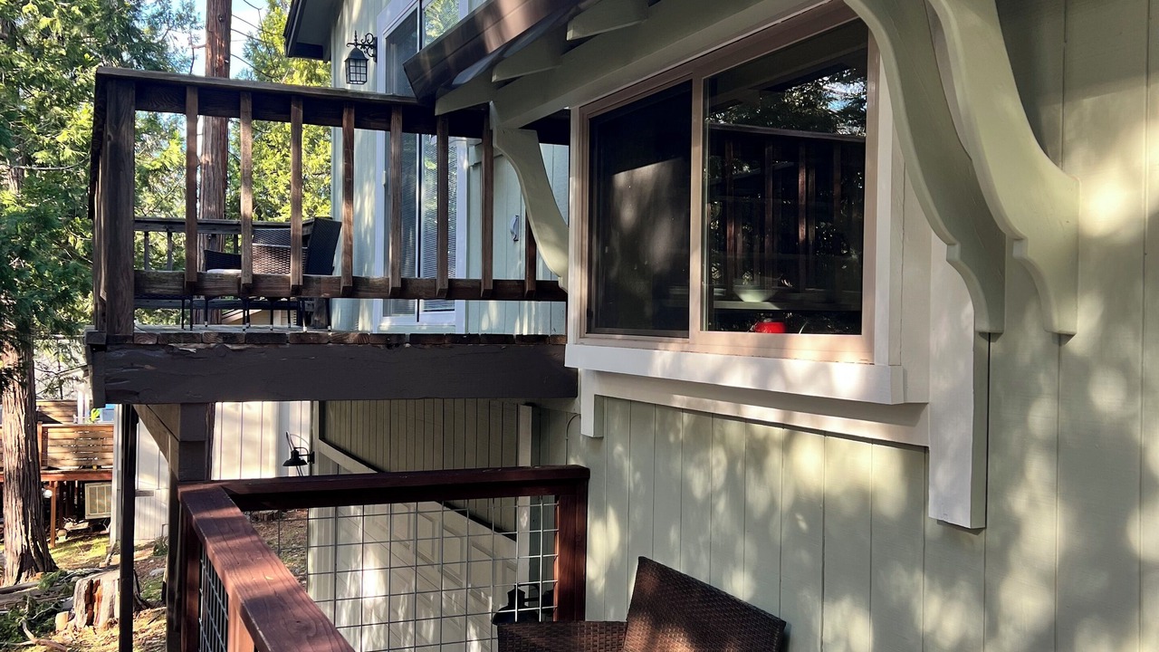 Photo of Patio Balcony in Mi-Wuk Village