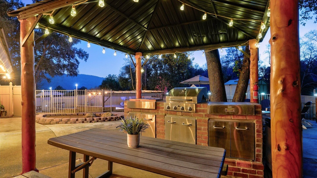Photo of Outdoor in Oakhurst
