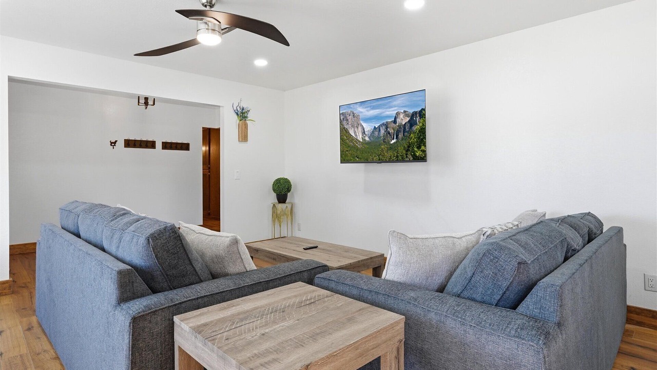 Photo of Livingroom in Oakhurst