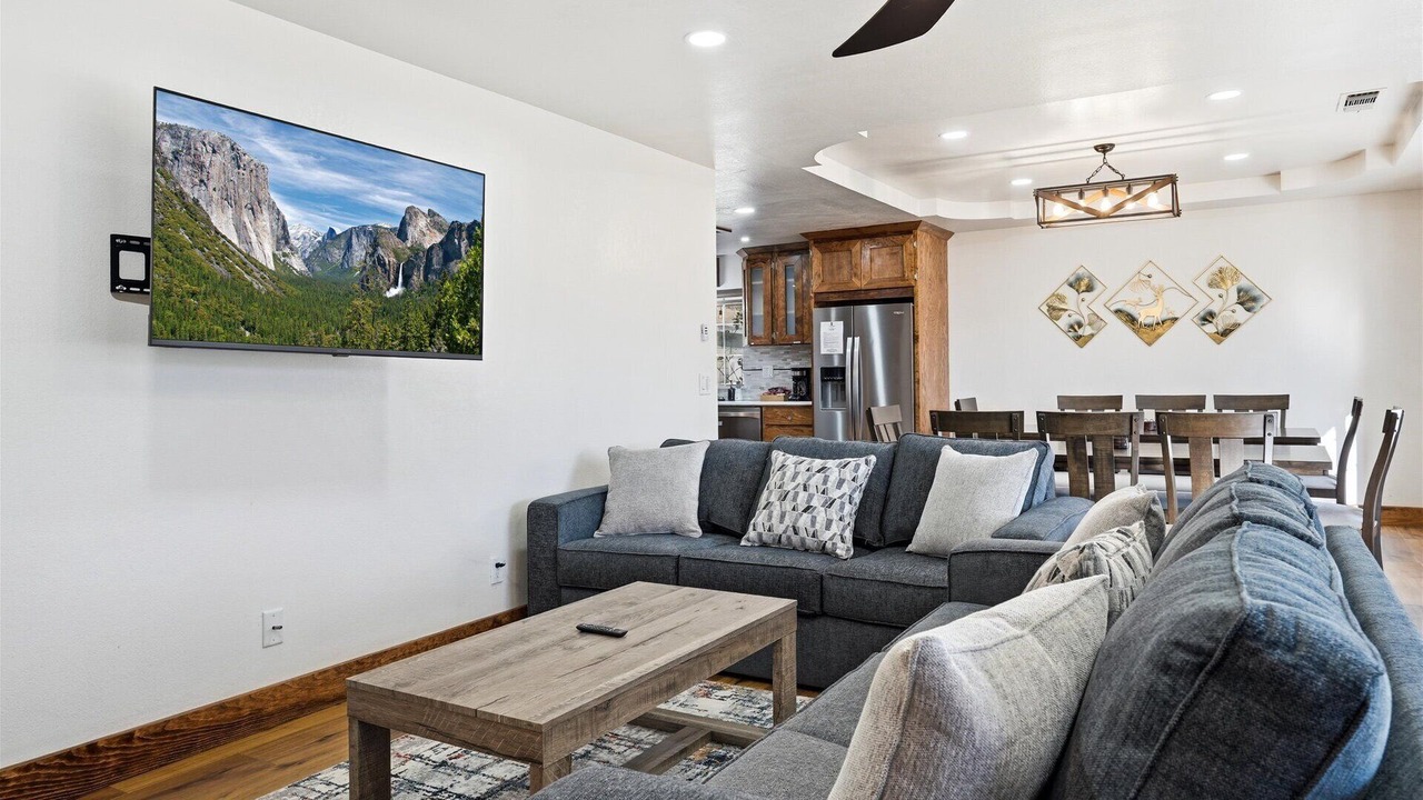 Photo of Livingroom in Oakhurst