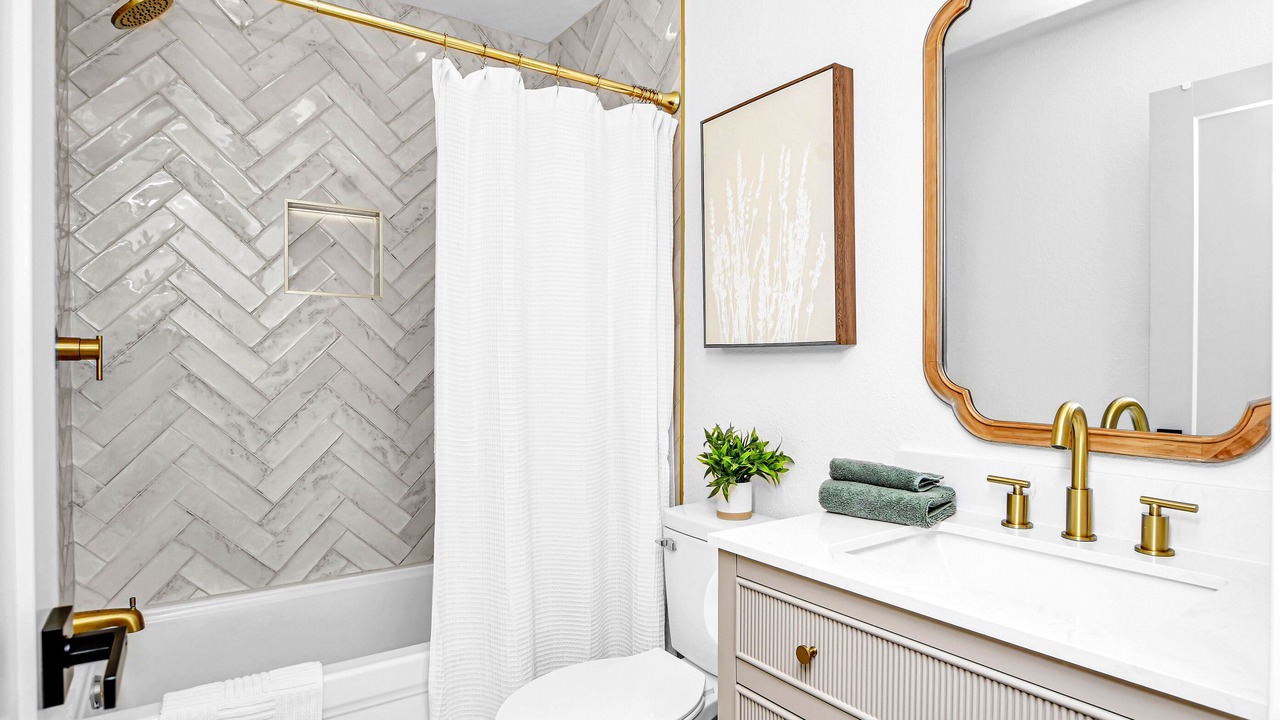 Photo of Bathroom in Discovery Bay