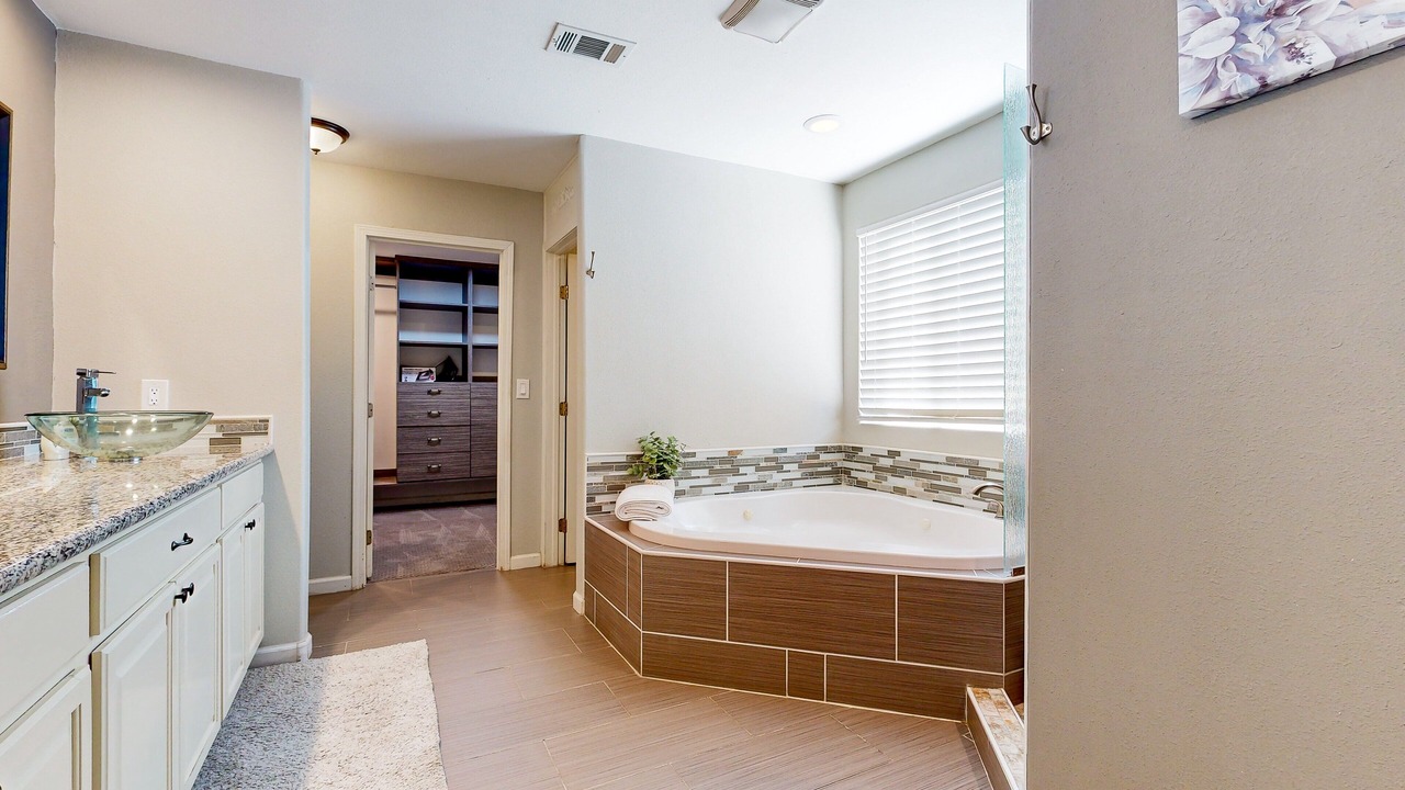 Photo of Bathroom in Indio Hills