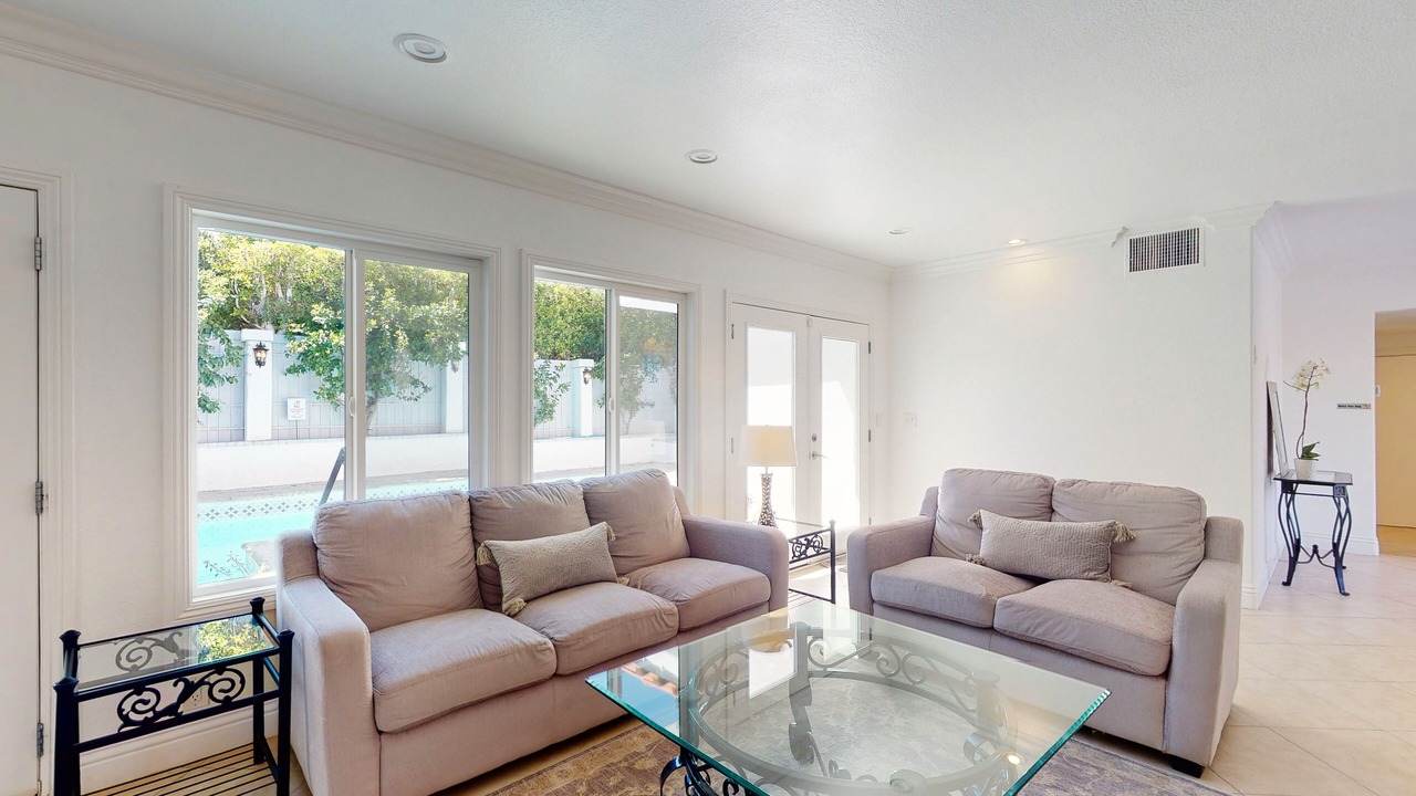 Photo of Livingroom in The Mesa
