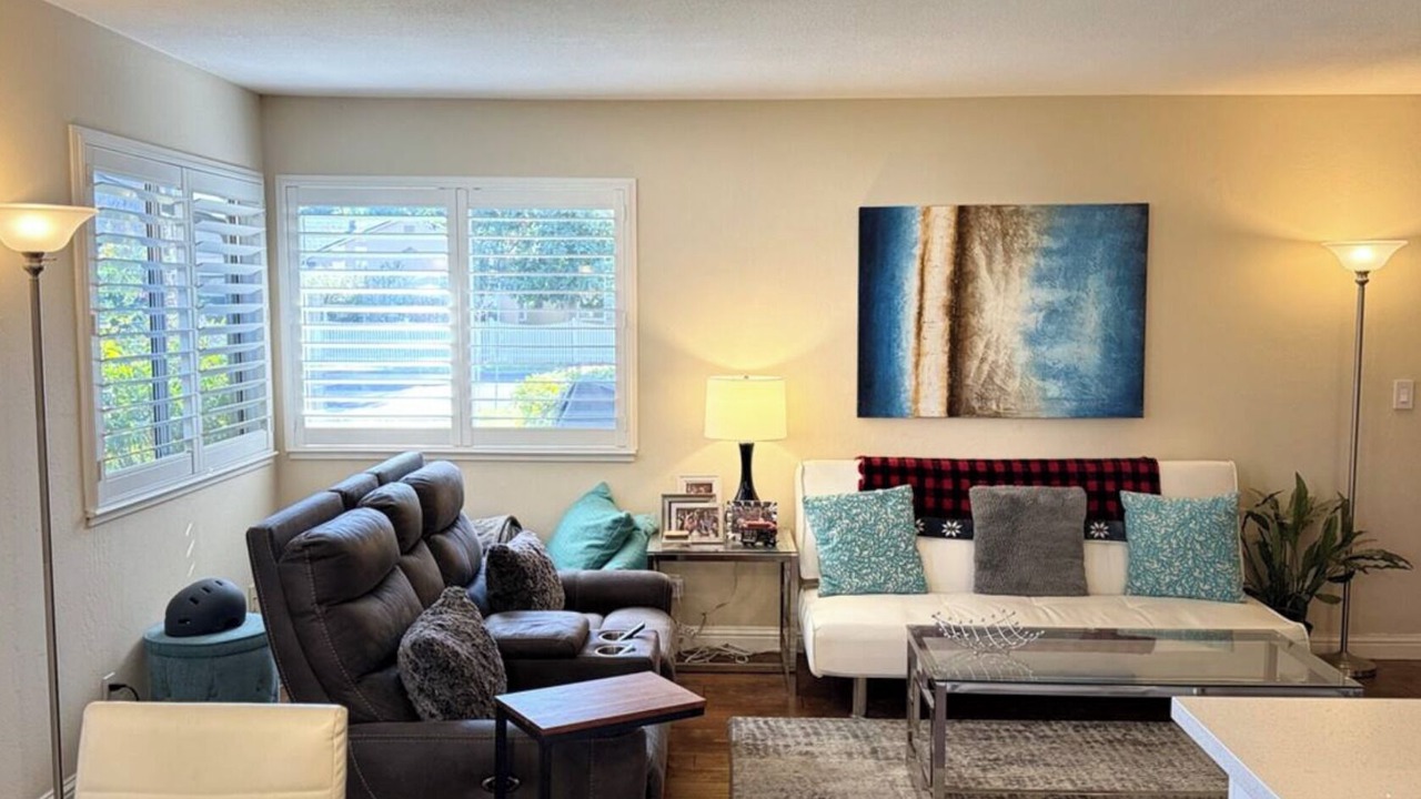 Photo of Livingroom in Downtown