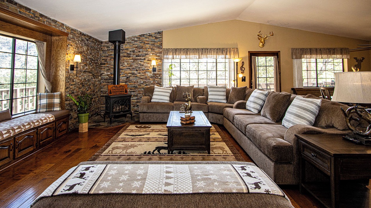 Photo of Livingroom in Kernville